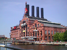 Baltimore harbor ESPN building.JPG (64197 bytes)